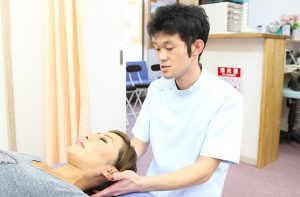 頭痛の施術